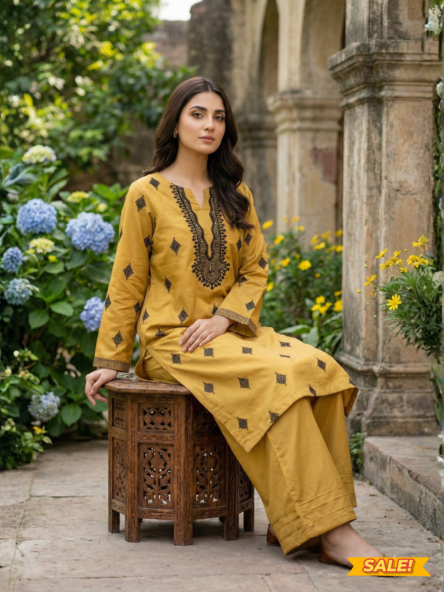 Floral Embroidered 2-Piece Suit